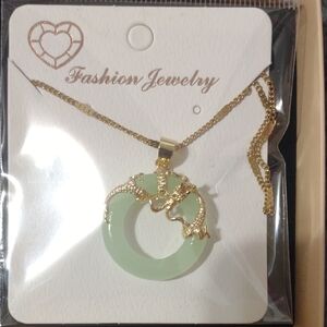 Gold and Green Fashion Jewelry Necklace